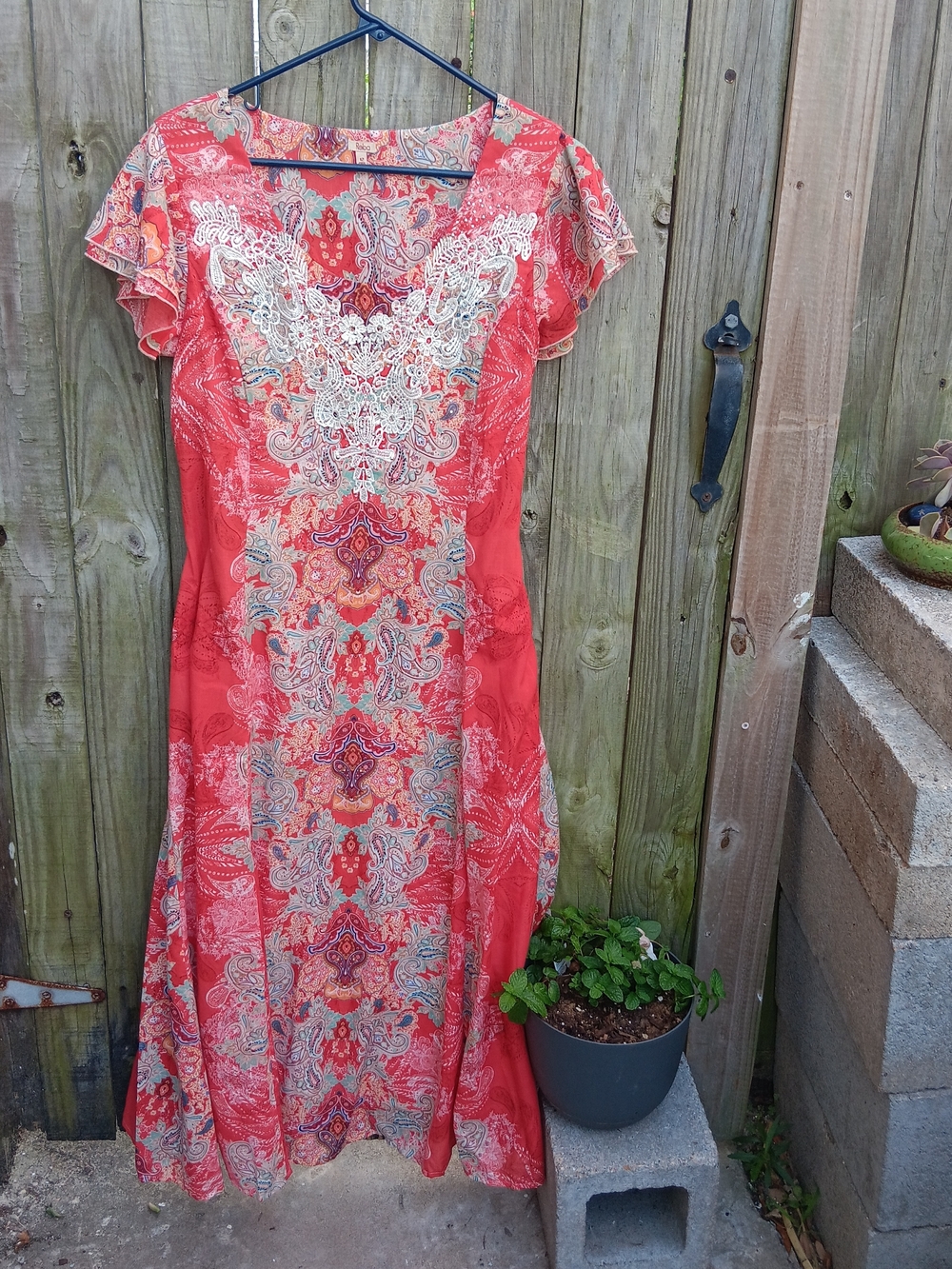 Reba 🎂 Coral Lace-Detail Maxi Dress